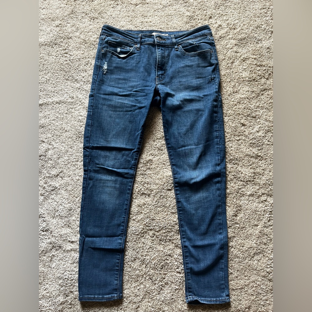 Levi’s 711 Skinny Jeans